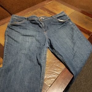 Charter Club Women's Classic Straight Leg Jeans 24w